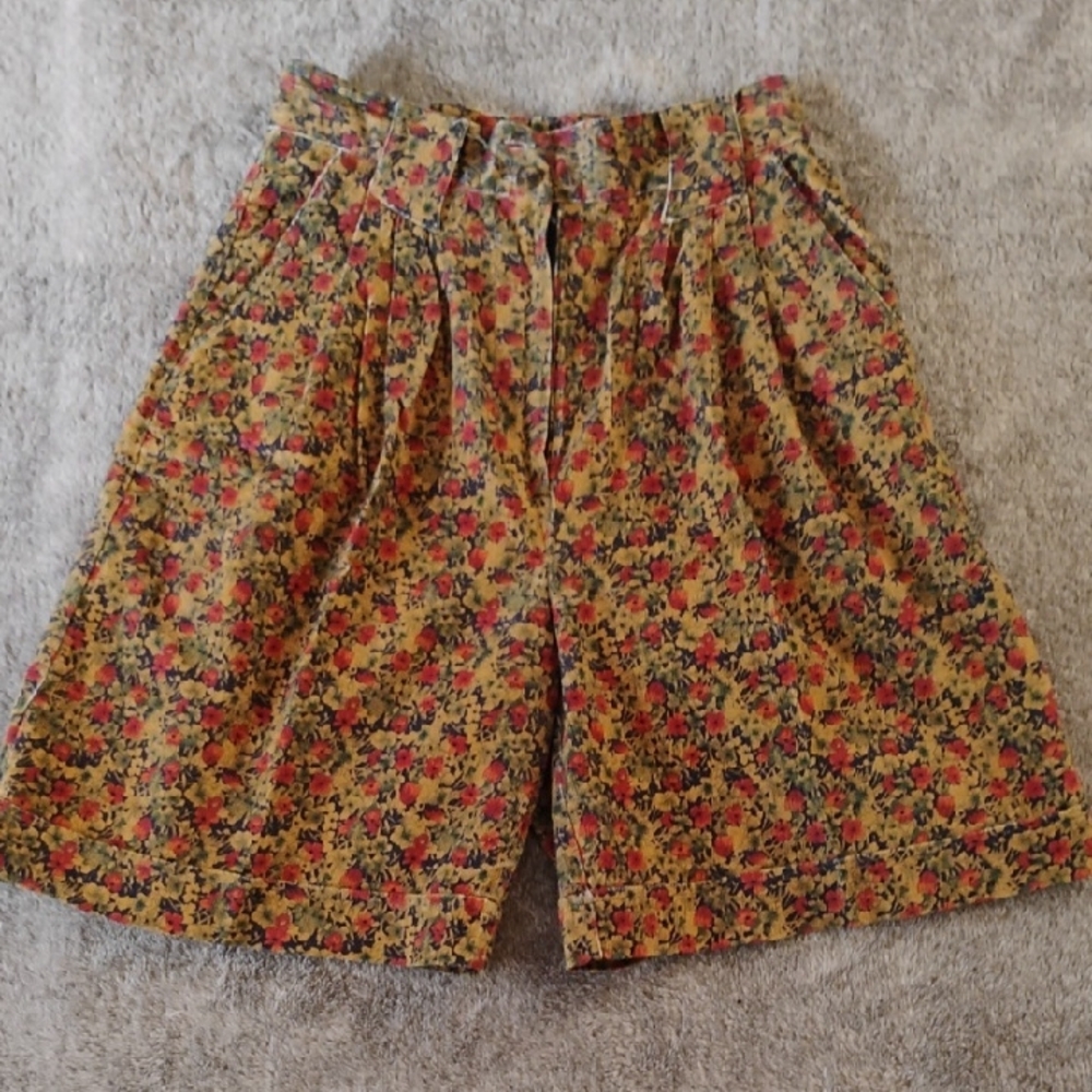 Vintage Corduroy Pleat Front Floral Culottes XS? Vintage Size 9 Missing Button